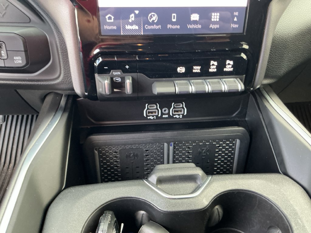 Used 2025 RAM 2500 Big Horn AWD/4WD image 16