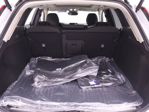 New 2026 Volvo XC60 B5 Plus w/ Protection Package Premier AWD/4WD image 16
