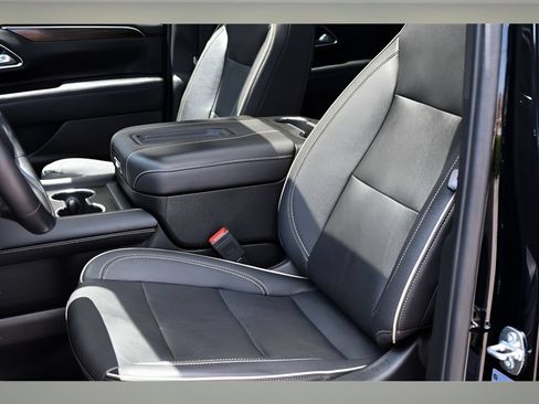 Used 2023 Chevrolet Tahoe Premier w/ Advanced Technology Package AWD/4WD image 13