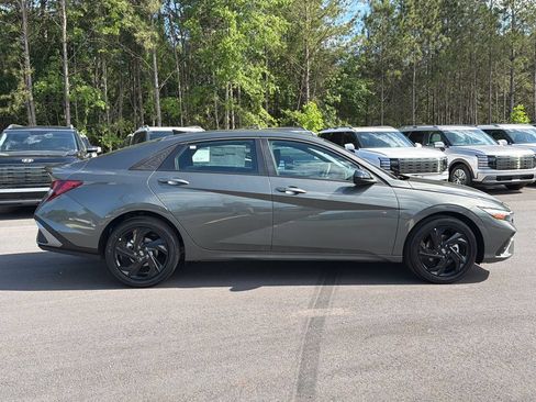 New 2026 Hyundai Elantra Sport FWD image 7