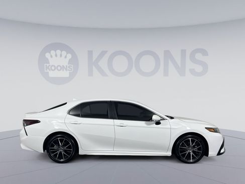 Used 2024 Toyota Camry SE w/ Convenience Package FWD image 12