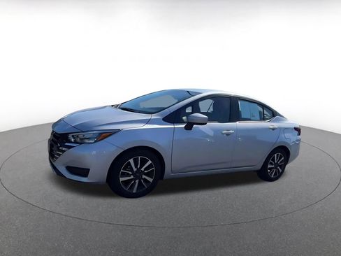 Used 2025 Nissan Versa SV FWD image 8