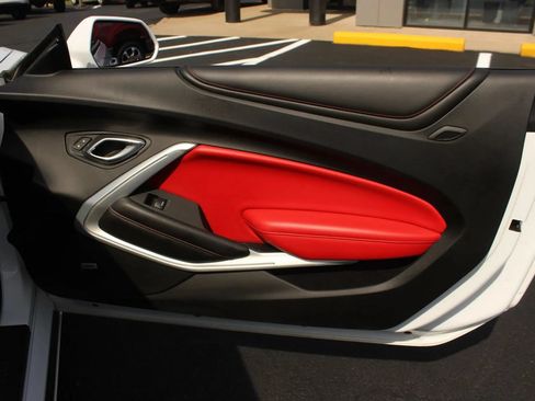Used 2017 Chevrolet Camaro LT RWD image 13