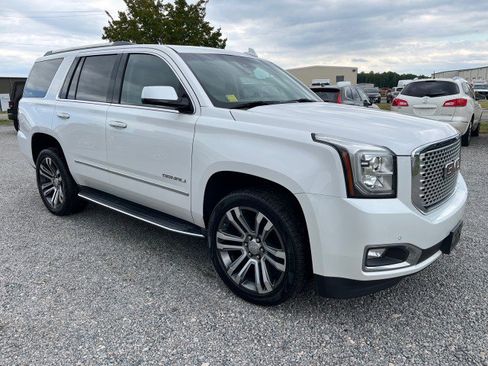Used 2017 GMC Yukon Denali w/ Open Road Package AWD/4WD image 4