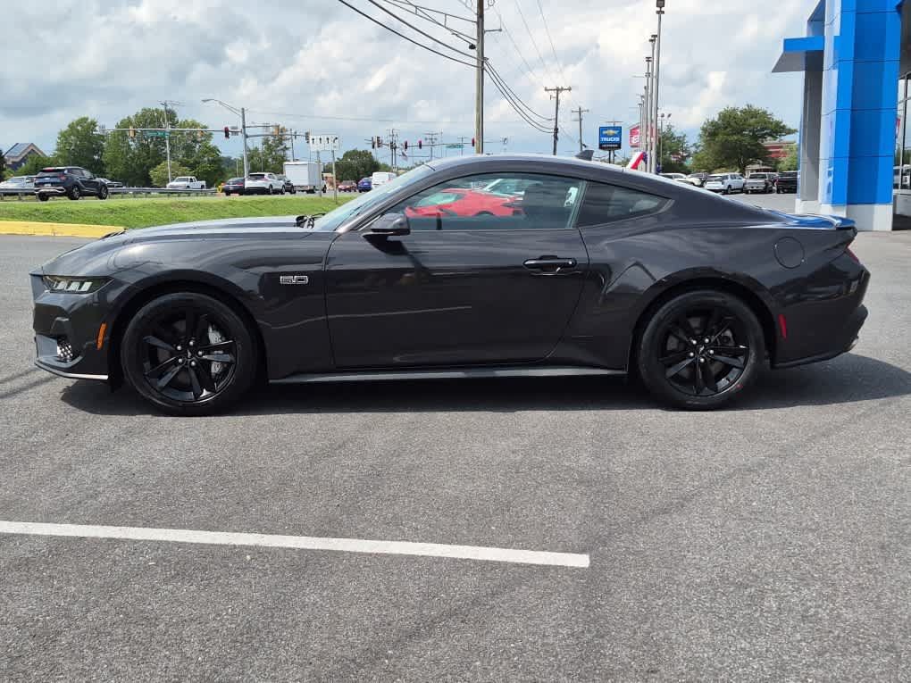 Used 2024 Ford Mustang GT RWD image 5