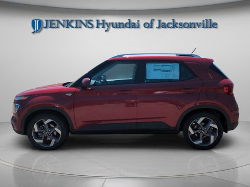 New 2025 Hyundai Venue SEL image 2