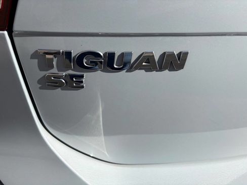 Used 2019 Volkswagen Tiguan SE image 11