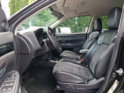 Used 2019 Mitsubishi Outlander SE AWD/4WD image 15
