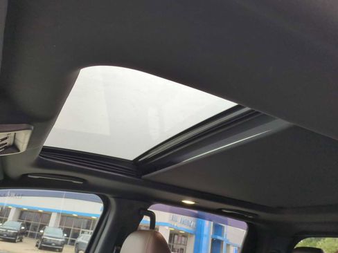 Used 2022 Nissan Titan Platinum Reserve w/ Moonroof Package image 19