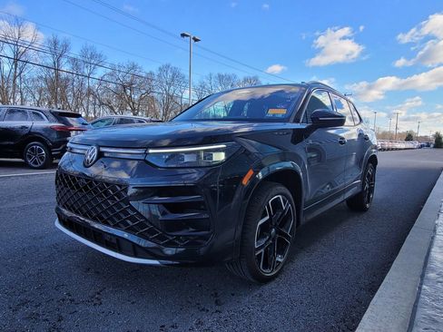 Used 2026 Volkswagen Tiguan SEL R-Line image 9