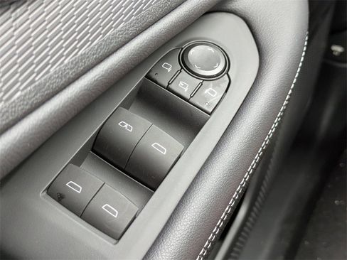 New 2025 Chevrolet Blazer EV LT image 43