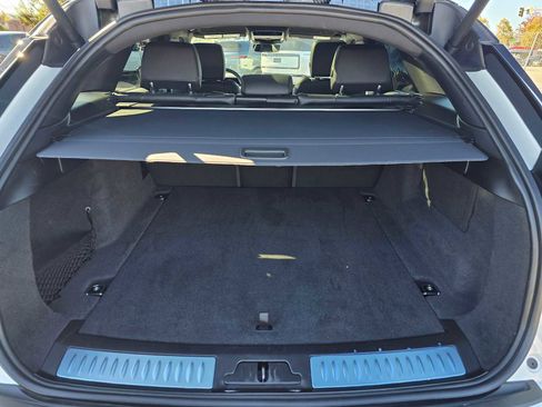 Used 2025 Land Rover Range Rover Velar Dynamic SE image 17