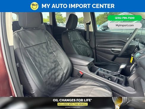 Used 2018 Ford Escape SE w/ SE Sync 3 Package AWD/4WD image 24