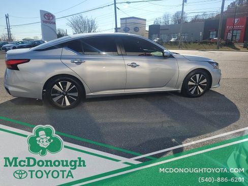 Used 2021 Nissan Altima 2.5 SV w/ SV Premium Package image 5