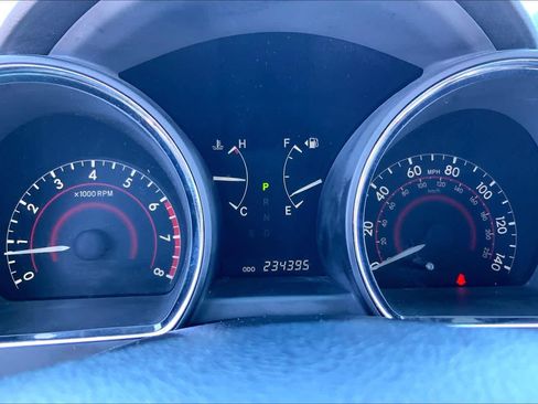 Used 2012 Toyota Highlander FWD w/ Tech Pkg image 24