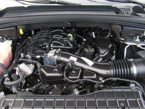 Used 2024 Jeep Grand Cherokee Altitude AWD/4WD image 18