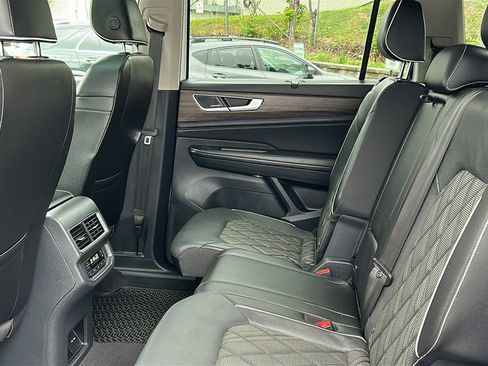 Used 2024 Volkswagen Atlas SEL Premium R-Line AWD/4WD image 23