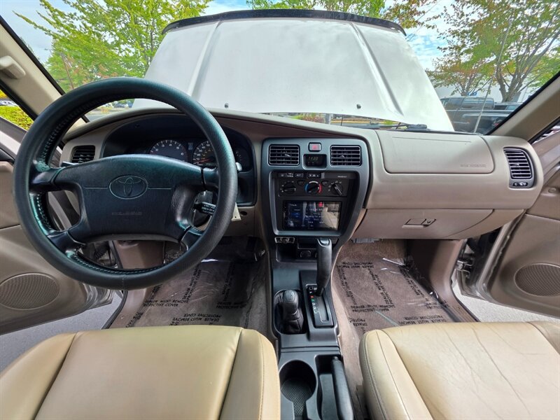 Used 2002 Toyota 4Runner SR5 AWD/4WD image 18