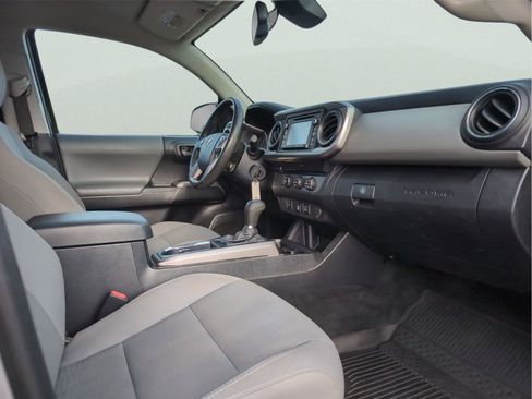 Used 2019 Toyota Tacoma SR5 image 35