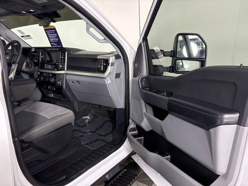 Certified 2024 Ford F350 XLT image 34