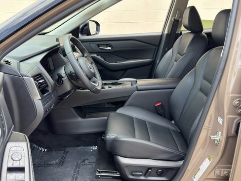 Used 2024 Nissan Rogue SL w/ SL Premium Package FWD image 16