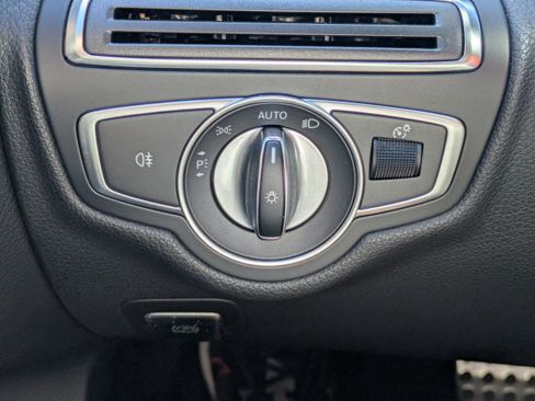 Certified 2019 Mercedes-Benz C 300 Sedan image 28