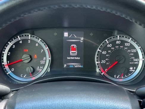 Used 2022 Toyota Highlander LE AWD/4WD image 28