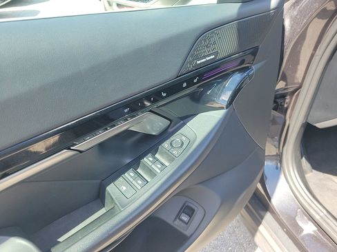 Used 2024 BMW 530i image 23