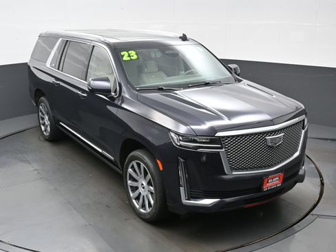 Used 2023 Cadillac Escalade ESV Premium Luxury Platinum AWD/4WD image 44