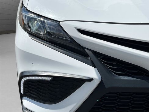 Used 2024 Toyota Camry SE FWD image 5