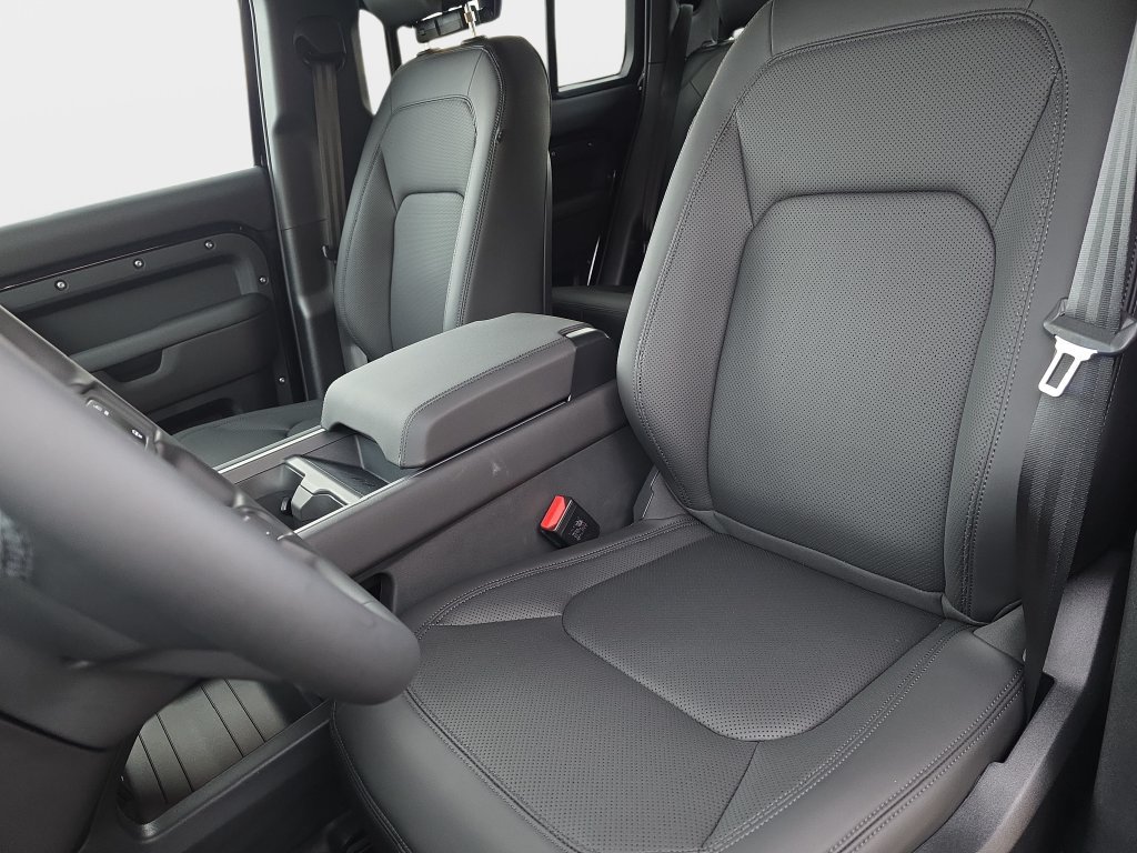 New 2026 Land Rover Defender 110 X-Dynamic SE AWD/4WD image 12
