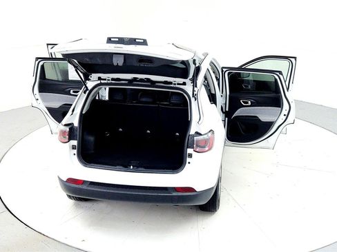 Used 2022 Jeep Compass Latitude image 23