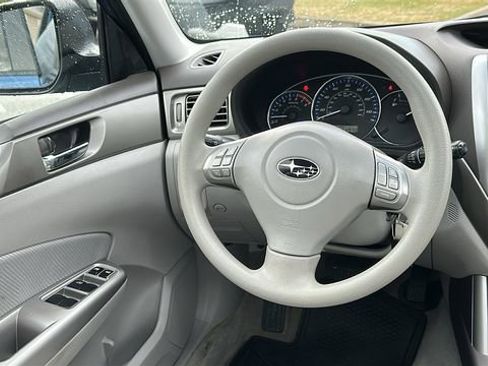 Used 2010 Subaru Forester 2.5X Premium image 21