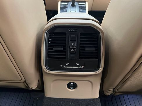 Certified 2024 Porsche Macan S AWD/4WD image 17