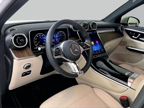 Used 2026 Mercedes-Benz GLC 300 image 14