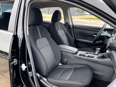 Certified 2024 Nissan Sentra SV w/ Lighting Package FWD image 9