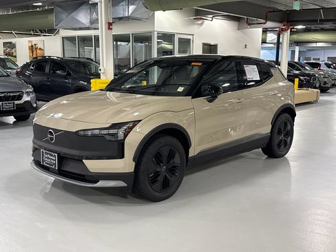 Certified 2026 Volvo EX30 Cross Country Ultra AWD/4WD image 5