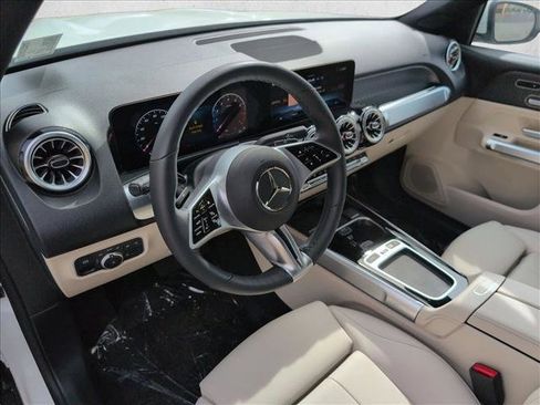 Certified 2025 Mercedes-Benz GLB 250 4MATIC w/ Winter Package image 10