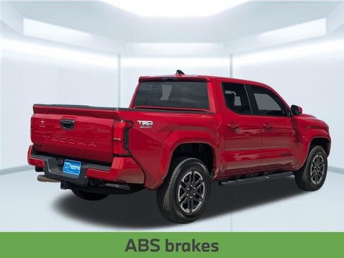 Used 2025 Toyota Tacoma TRD Sport AWD/4WD image 7