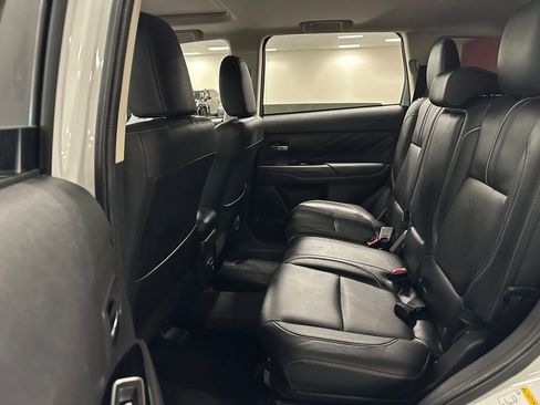 Used 2018 Mitsubishi Outlander GT AWD/4WD image 26
