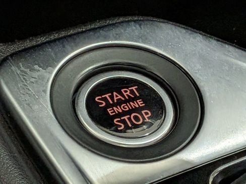 Used 2020 Nissan Sentra SR w/ Premium Package image 18