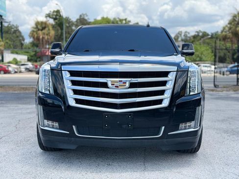 Used 2017 Cadillac Escalade Premium Luxury AWD/4WD image 8
