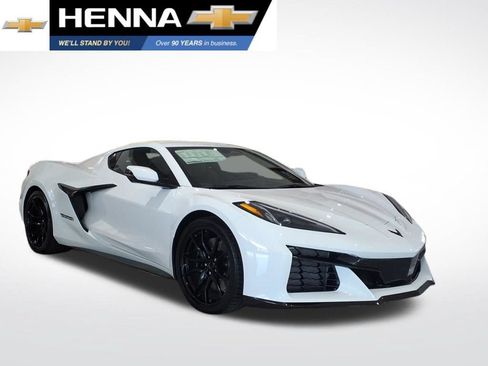 New 2027 Chevrolet Corvette Grand Sport w/ Z52 Sport Performance Package RWD image 1