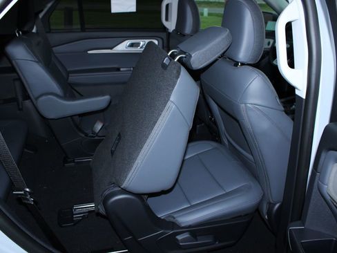 New 2026 Ford Explorer Active w/ Active Comfort Package AWD/4WD image 19