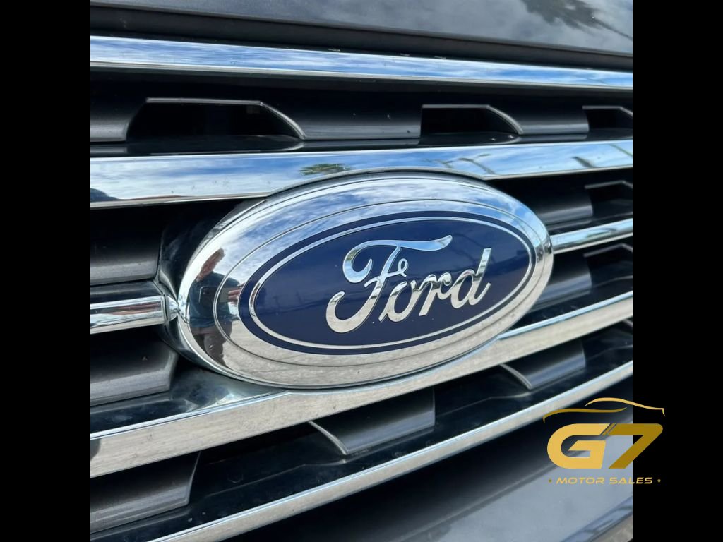 Used 2018 Ford Expedition XLT w/ Equipment Group 202A RWD image 13