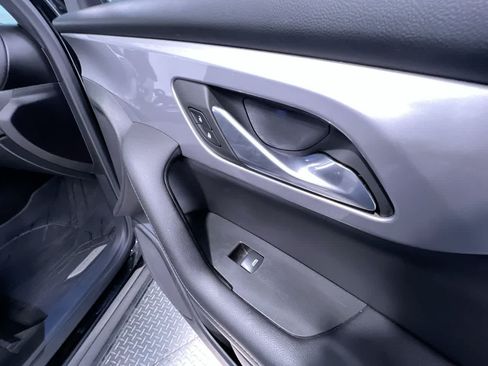 Used 2022 Chevrolet Blazer LT FWD image 36