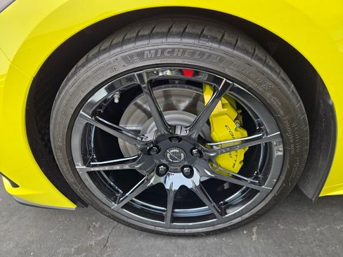 Used 2022 Chevrolet Corvette Stingray Premium Conv w/ Z51 Performance Package image 3