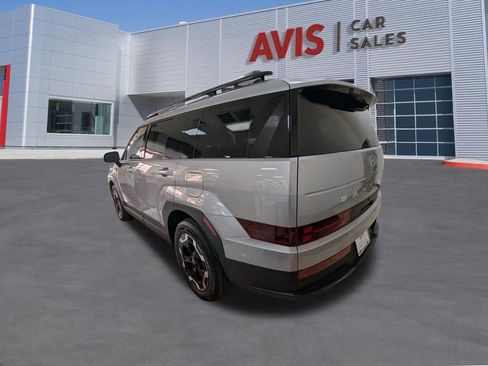 Used 2025 Hyundai Santa Fe SEL FWD image 9