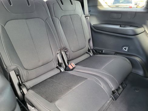 New 2025 Jeep Grand Cherokee L Laredo image 12