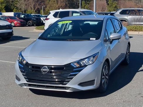 Used 2023 Nissan Versa SV image 10